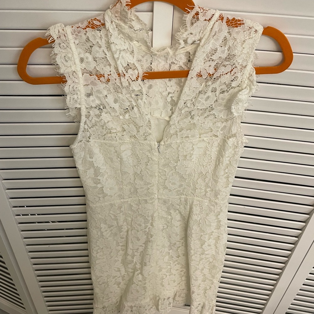 Beautiful white lace dress - Picture 2 of 2